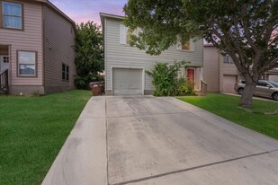 9922 Amber Ledge in San Antonio, TX - Building Photo