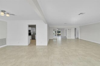 211 SE 9th Ct in Pompano Beach, FL - Building Photo - Building Photo