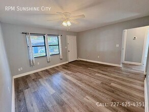 427 6th Ave NE in Largo, FL - Building Photo - Building Photo