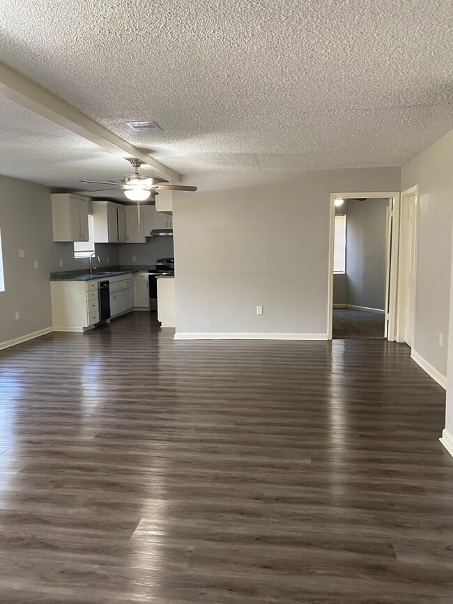 2363 Virginia Ct in Montgomery, TX - Building Photo - Building Photo