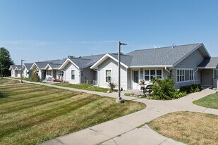 Lyn Crossing Apartments in Des Moines, IA - Building Photo