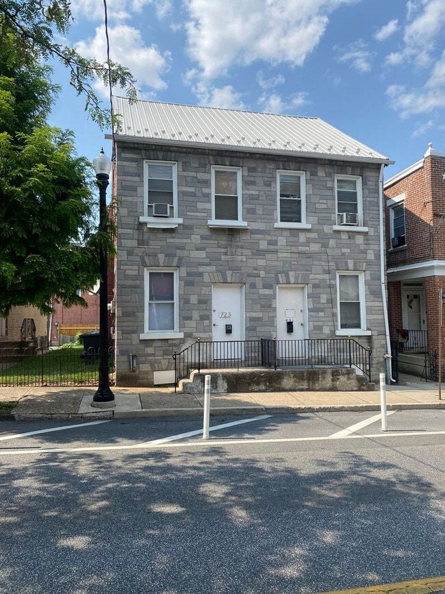 property at 723-723 Manor St