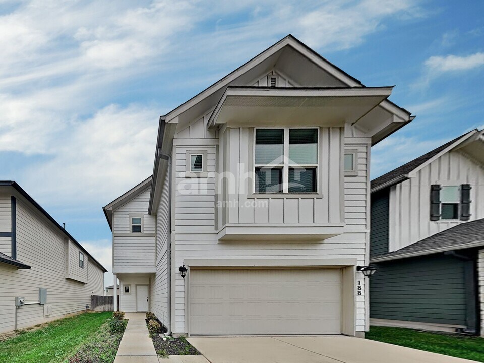 188 Pebble Creek Run in New Braunfels, TX - Building Photo