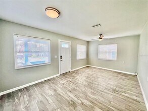 107 W Minnehaha St in Tampa, FL - Building Photo - Building Photo