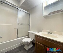 418 S Van Buren St in Iowa City, IA - Building Photo - Building Photo