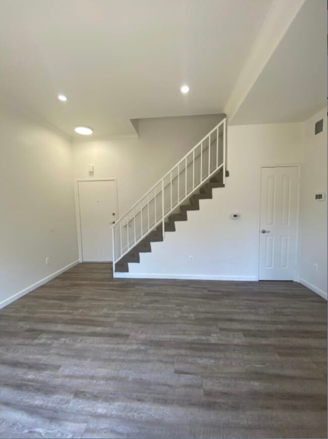 13022 Riverside Dr in Los Angeles, CA - Building Photo - Building Photo