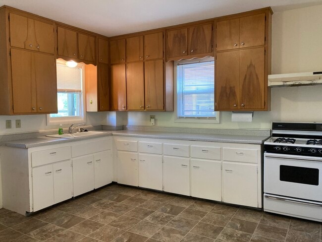 1213 Gilson St, Unit 1