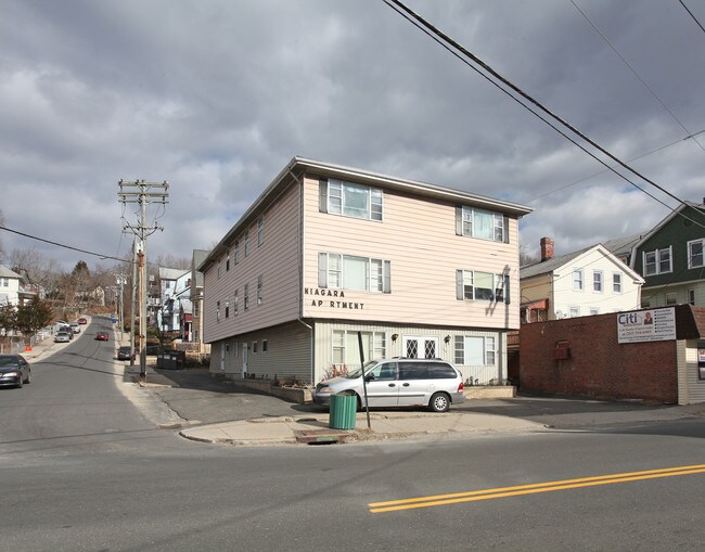 Niagara Apartments in Waterbury, CT - Foto de edificio - Building Photo