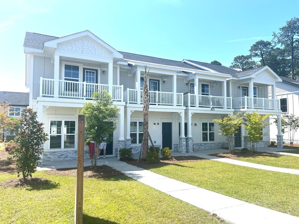 821 Maxine Ct in Myrtle Beach, SC - Building Photo
