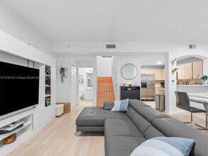 11411 NW 60th St in Doral, FL - Building Photo - Building Photo