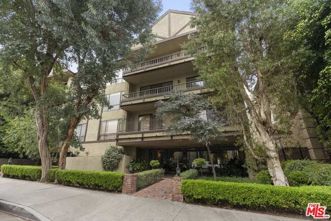 property at 1210 Kings Rd