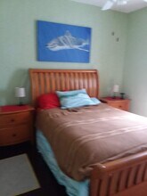 322 Buena Vista Ave, Unit B-upstairs in Sarasota, FL - Foto de edificio - Building Photo