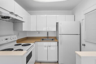 241 SE 9th Ave in Pompano Beach, FL - Building Photo - Building Photo