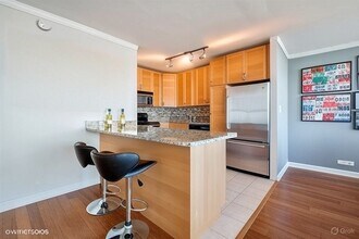 655 W Irving Park Rd, Unit 5504 in Chicago, IL - Building Photo - Building Photo
