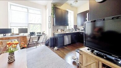 1740 W Huron St, Unit # 02F in Chicago, IL - Building Photo - Building Photo