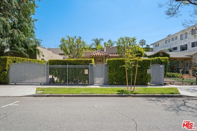 property at 704 Westbourne Dr