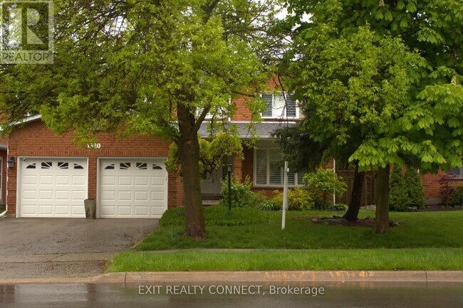 1380 Windrush Dr in Oakville, ON - Building Photo - Building Photo