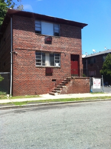 377-383 Clinton Pl in Newark, NJ - Foto de edificio - Building Photo