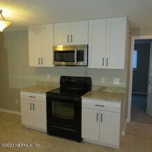 563 Thomas Stone Ct in Orange Park, FL - Building Photo - Building Photo