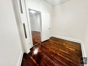 YORK AVENUE in New York, NY - Building Photo - Building Photo