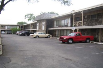 1722 N Mannheim Rd in Stone Park, IL - Foto de edificio - Building Photo