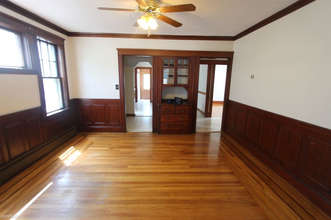 7 Seagrave Rd-Unit -Apt 1 in Cambridge, MA - Building Photo