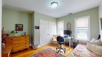 27 Melrose St in Arlington, MA - Building Photo - Building Photo