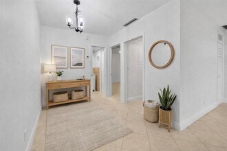 815 Middle River Dr in Fort Lauderdale, FL - Building Photo - Building Photo