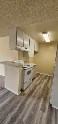 CASA COLIMA APARTMENTS in Whittier, CA - Building Photo - Interior Photo