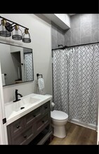 1211 St Stephens Church Rd in Crownsville, MD - Foto de edificio - Building Photo