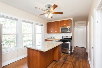 2459 N Ashland Ave, Unit #  02F in Chicago, IL - Foto de edificio - Building Photo