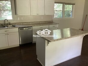 1017 Oakton Dr SW in Marietta, GA - Building Photo - Building Photo
