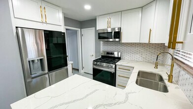 19016 Nadol Dr in Southfield, MI - Building Photo - Building Photo