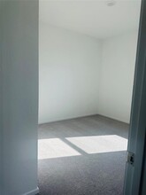 226 Draper Shadows Dr in Willis, TX - Foto de edificio - Building Photo