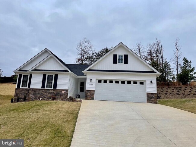 1200 Happy Ridge Dr in Front Royal, VA - Building Photo - Building Photo