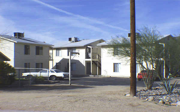 1551 E Christy Dr in Phoenix, AZ - Building Photo