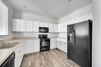 7386 Sandy Springs Point in Fountain, CO - Foto de edificio - Building Photo