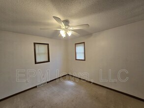 151 E 3rd St in Riverside, IA - Building Photo - Building Photo