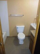 902 Cynthia St in Wilburton, OK - Building Photo - Building Photo