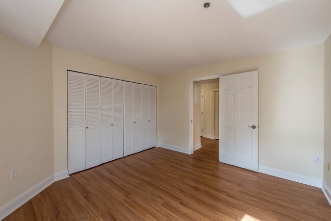 1093 Beacon St, Unit P-l02