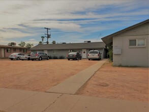 4819 E Willetta St in Phoenix, AZ - Building Photo - Building Photo