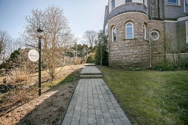 1 Seaview Ave in Newport, RI - Building Photo - Building Photo