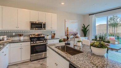 30335 Spineflower St in Murrieta, CA - Building Photo - Building Photo