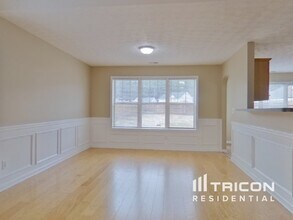 324 White Flower Cir in Villa Rica, GA - Building Photo - Building Photo