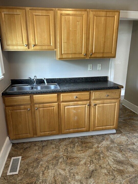 831 N 9th St in Springfield, IL - Building Photo