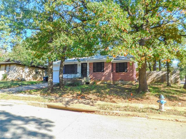 2119 Mercedes Rd in Denton, TX - Building Photo