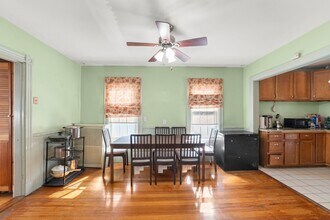 90 Florence St, Unit #2 in Everett, MA - Building Photo - Building Photo