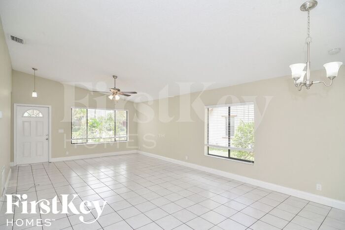 5315 NW 93 Ave in Sunrise, FL - Building Photo
