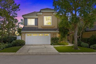 12 Calais in Newport Beach, CA - Building Photo