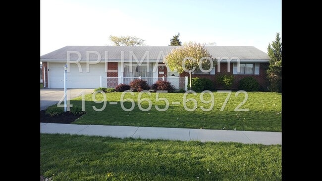 property at 2450 Sherwood Dr